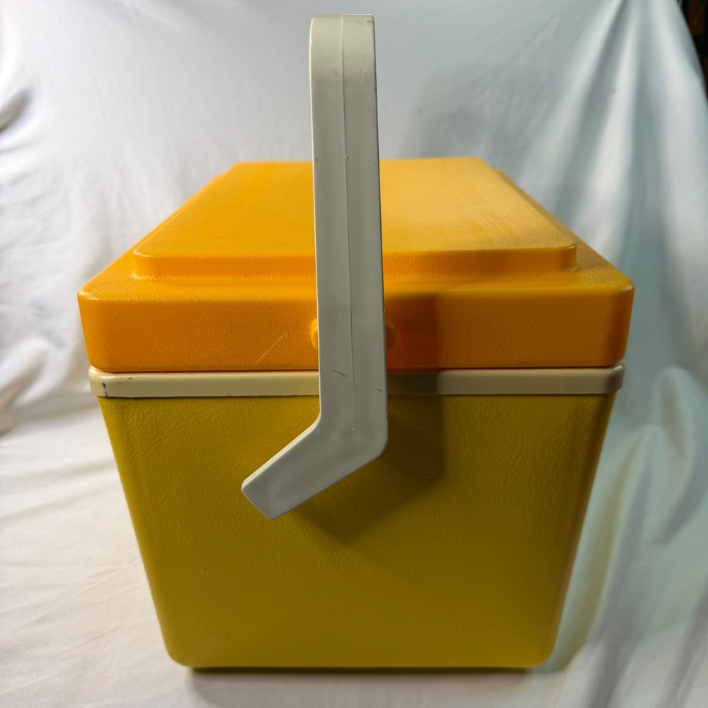 Vintage Thermos SunPacker Cooler Model 7718 Yellow Orange 11 Qt 10L Made in USA - Picture 3 of 13